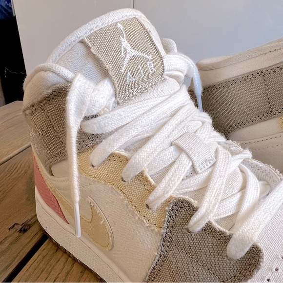 Jordan 1 Mid SE - Pastel Vivid Green Grind (GS) - Picture 12 of 13